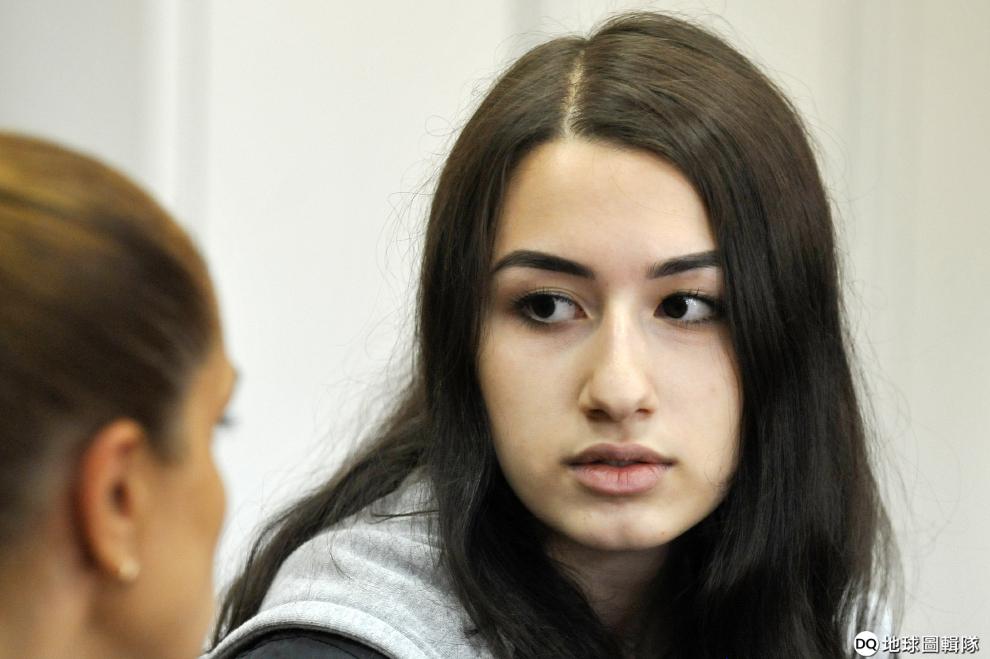「她們是受害者，不是殺人犯」俄國殺父三姊妹 凸顯家暴受害者困境 | DQ 地球圖輯隊